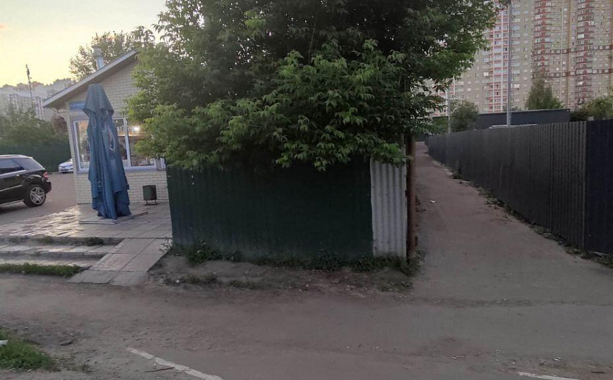 Сдам отдельно стоящее здание под медцентр или продуктовый магазин. фото