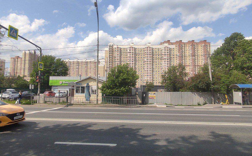 Сдам отдельно стоящее здание под медцентр или продуктовый магазин. фото