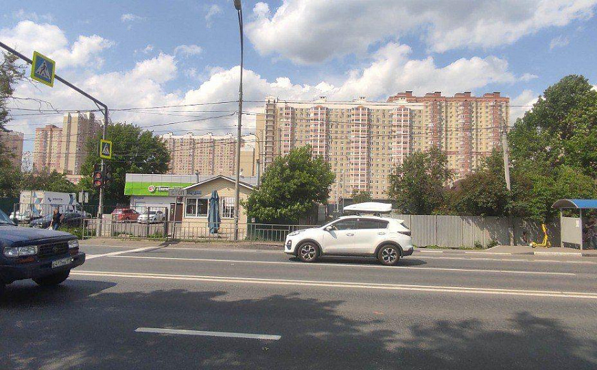 Сдам отдельно стоящее здание под медцентр или продуктовый магазин. фото