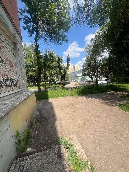 Аренда торгового помещения около Дворца спорта фото