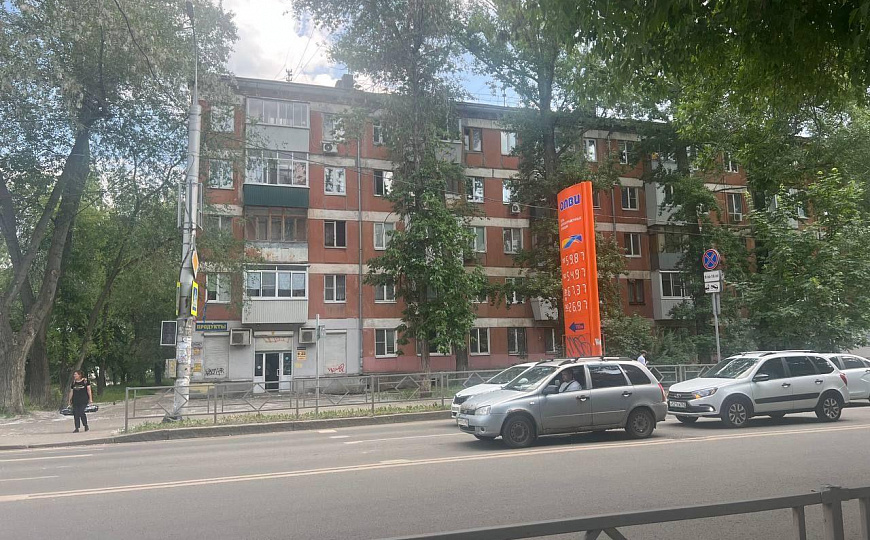 Аренда торгового помещения около Дворца спорта фото