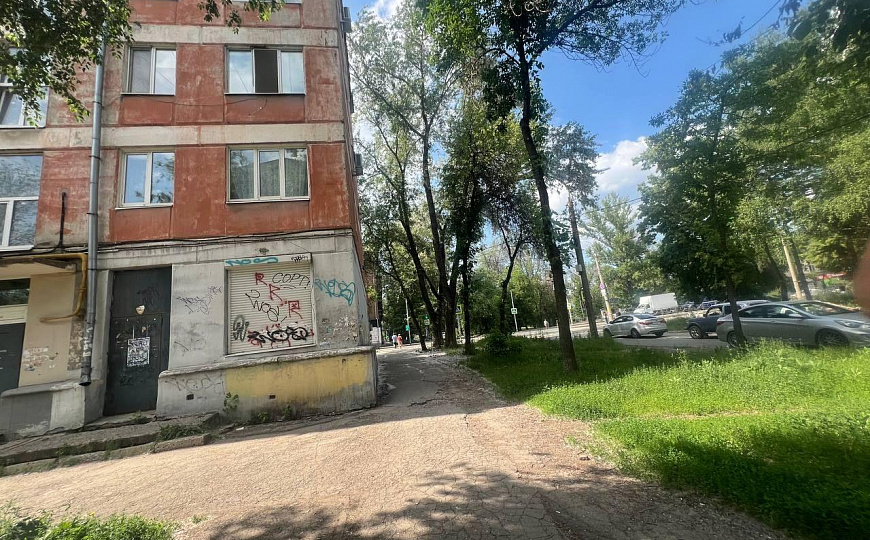 Аренда торгового помещения около Дворца спорта фото