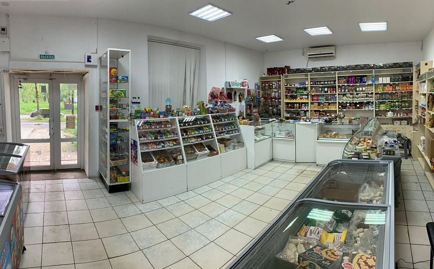 Сдаётся торговое помещение, 90 м²  фото