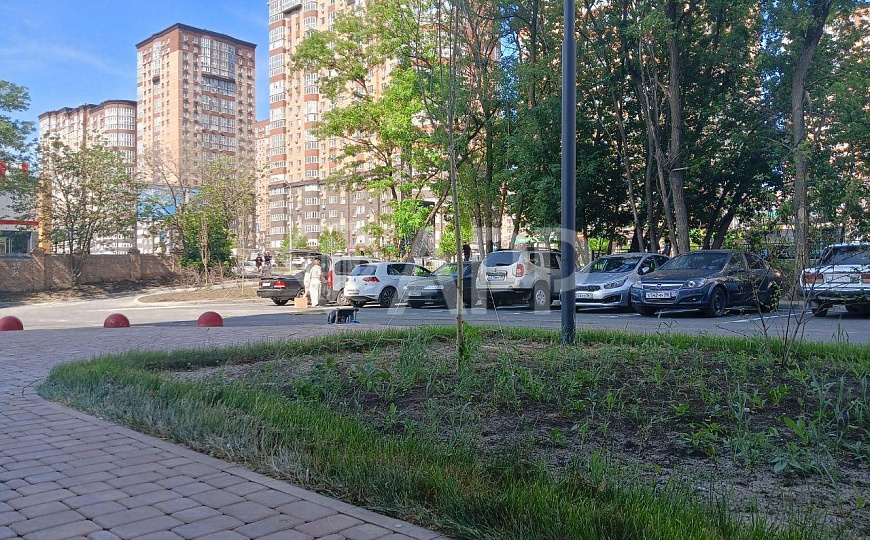 Угол/Остановка/фасад/КФС/Парковка фото