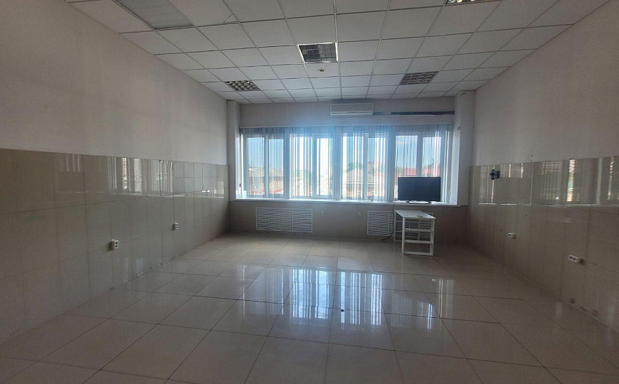 Свободного назначения. Район Технопарка.  680 м2 фото
