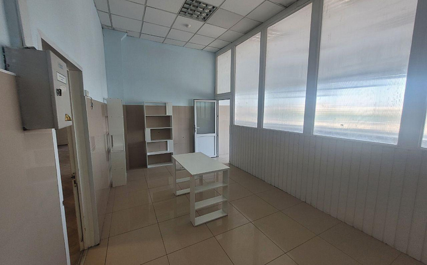 Свободного назначения. Район Технопарка.  680 м2 фото