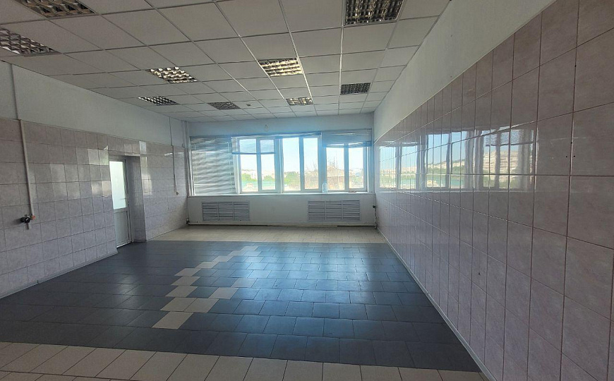 Свободного назначения. Район Технопарка.  680 м2 фото