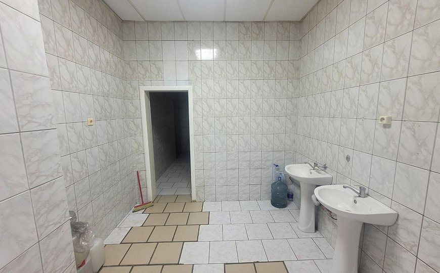 Свободного назначения. Район Технопарка.  680 м2 фото
