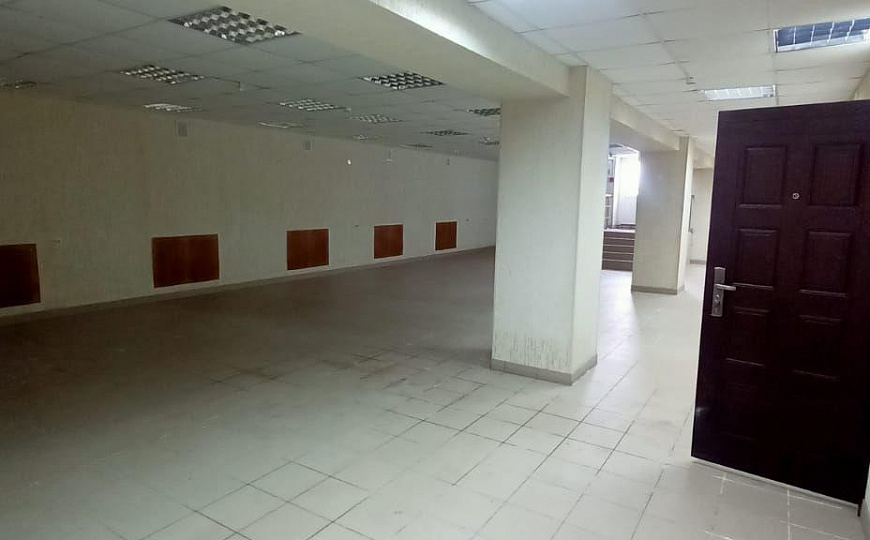 Аренда торгового помещения, 200 м² фото