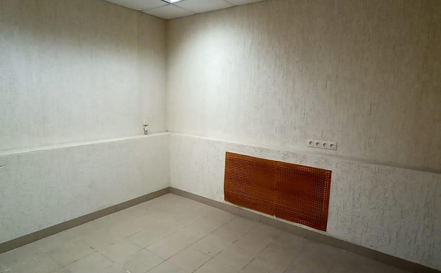 Аренда торгового помещения, 200 м² фото