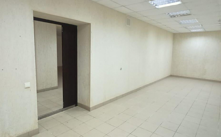 Аренда торгового помещения, 200 м² фото