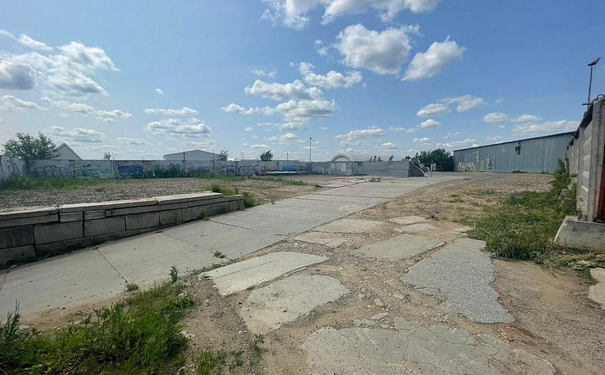 Сдам участок для отстоя легковой и большегрузной техники, 2 000 м² фото