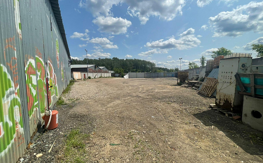 Сдам участок для отстоя легковой и большегрузной техники, 2 000 м² фото