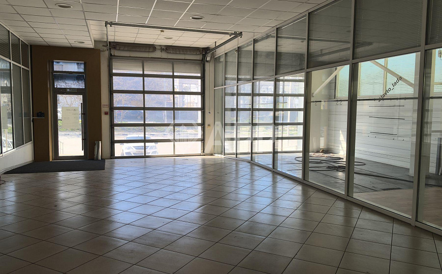 Сдам помещение свободного назначения, 640 м² фото