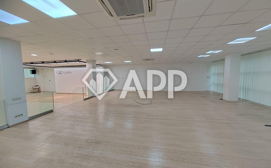 Сдам помещение свободного назначения, 640 м² фото