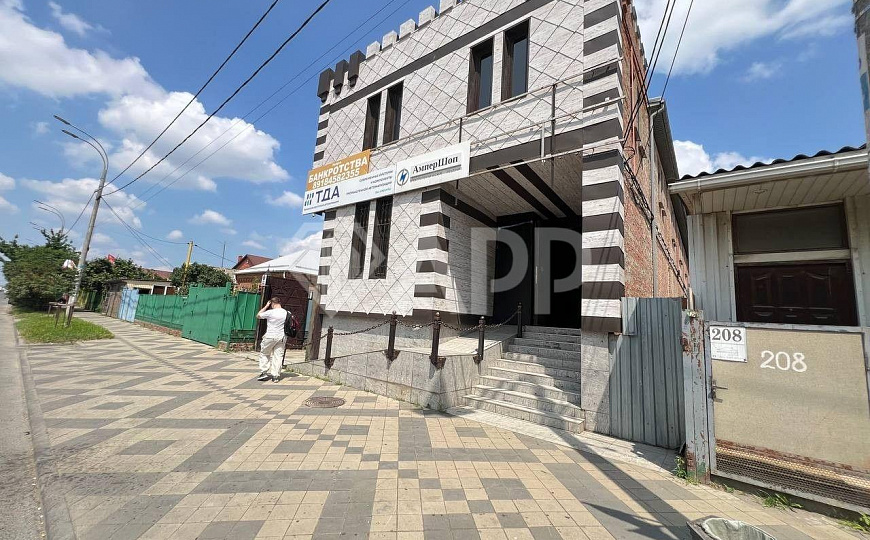 Сдаю торговое помещение, 151 м² фото