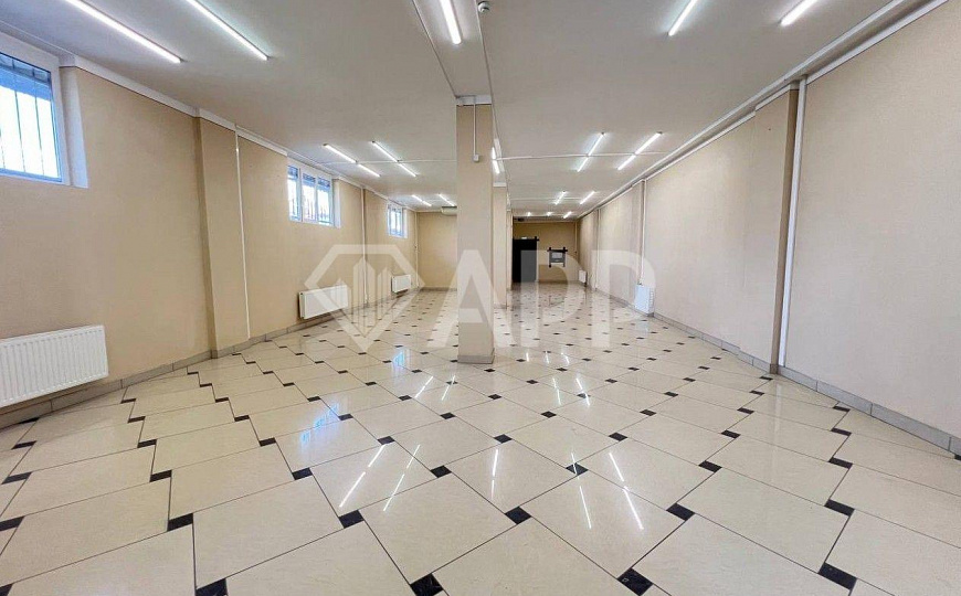 Сдаю торговое помещение, 151 м² фото