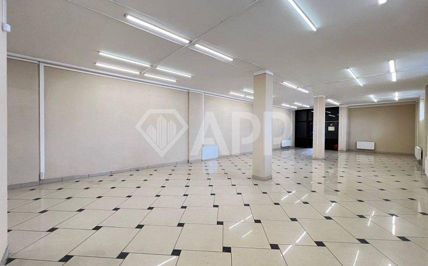 Сдаю торговое помещение, 151 м² фото