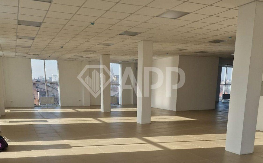 Сдаю отдельно стоящее здание, 1 960 м² фото