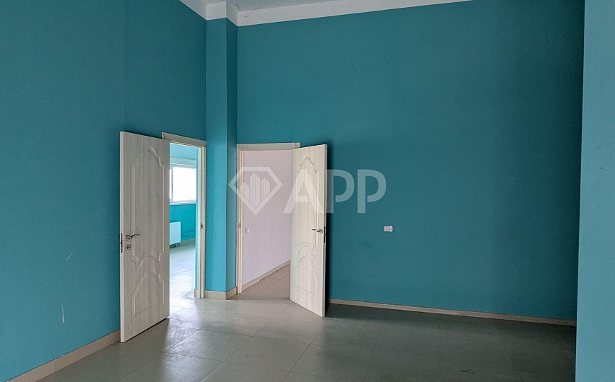 Сдам торговое помещение, 130 м² фото
