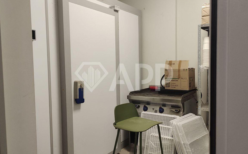 Аренда помещения под общепит на территорииТК "Кировский маркет фото