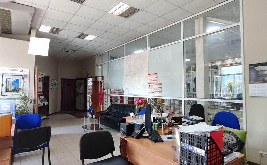 Помещение свободного назначения на первой линии, 110 м² фото