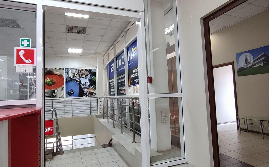 Помещение свободного назначения на первой линии, 110 м² фото
