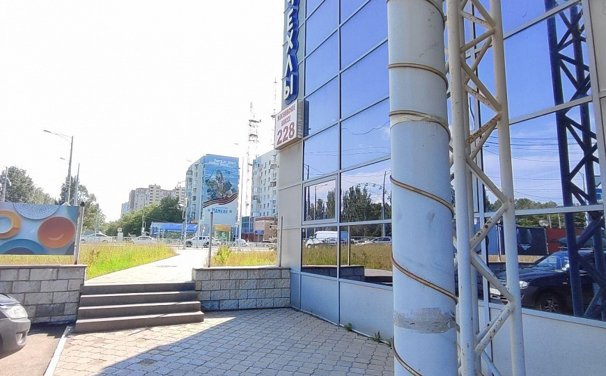 Помещение свободного назначения на первой линии, 110 м² фото