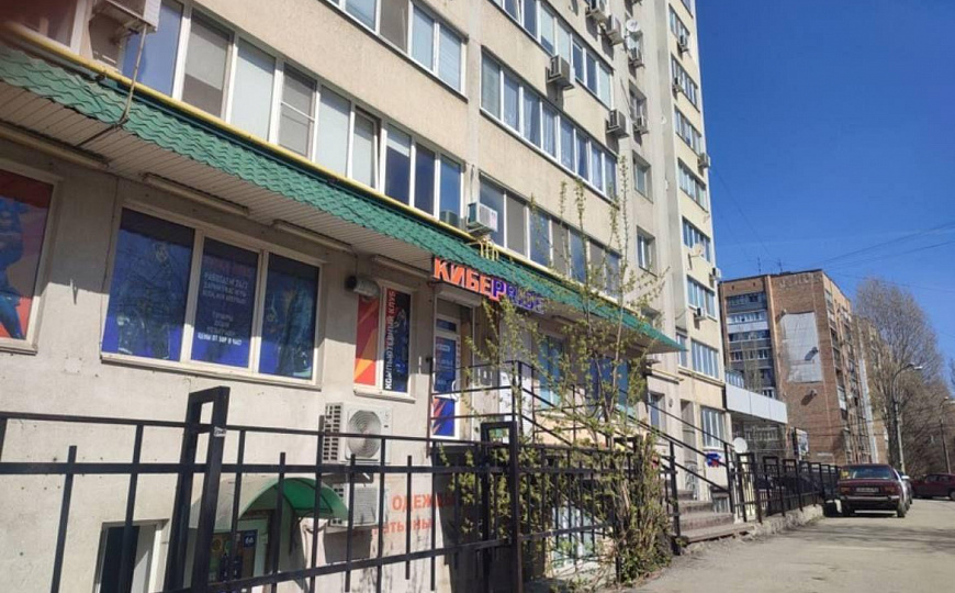 Помещение свободного назначения 69 м2 на первой линии фото