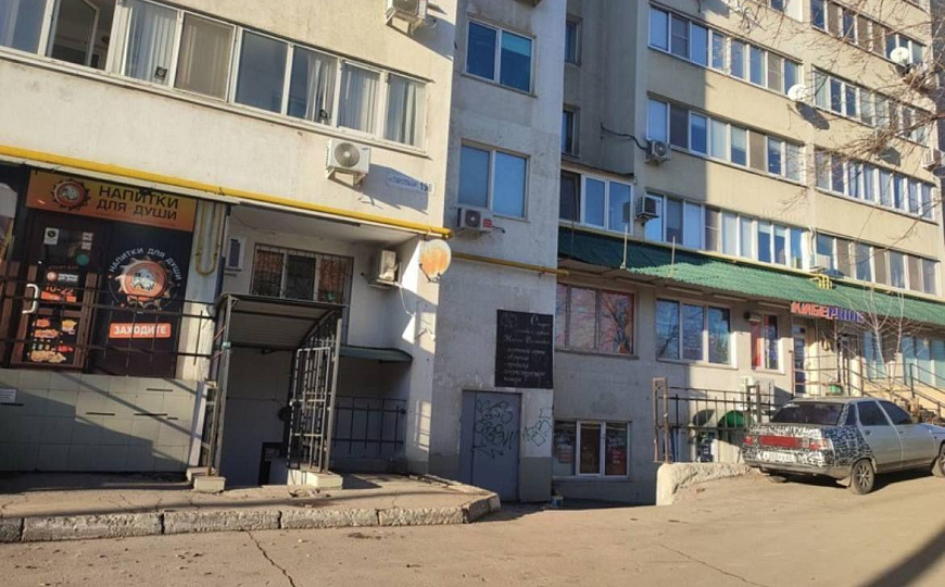 Помещение свободного назначения 69 м2 на первой линии фото