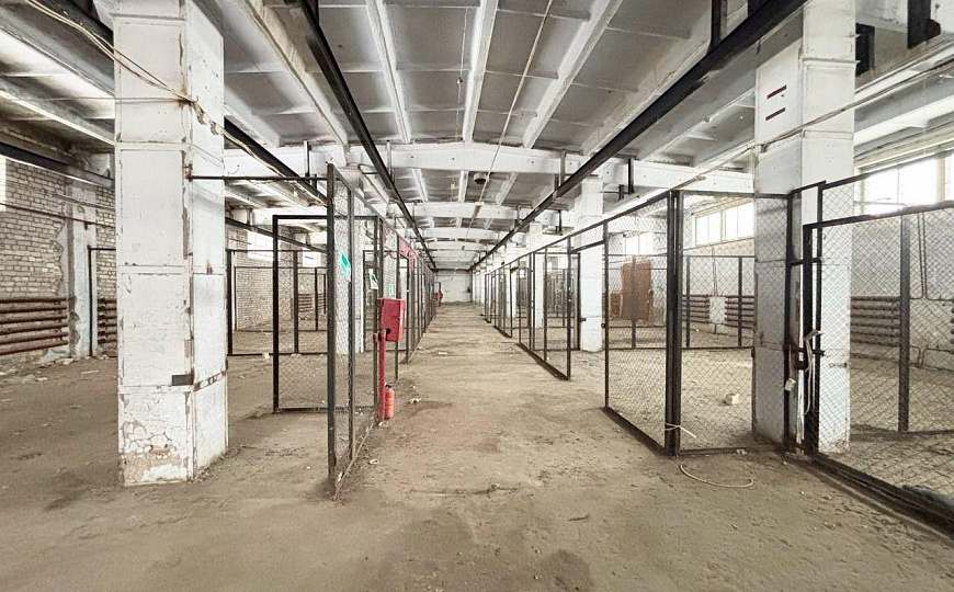 Теплый склад с пандусом 1 076 м² в Сургуте фото
