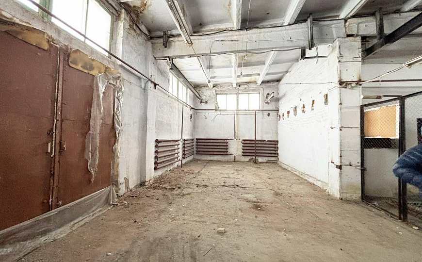 Теплый склад с пандусом 1 076 м² в Сургуте фото