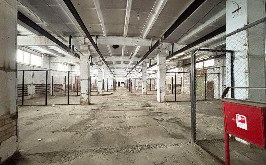 Теплый склад с пандусом 1 076 м² в Сургуте фото