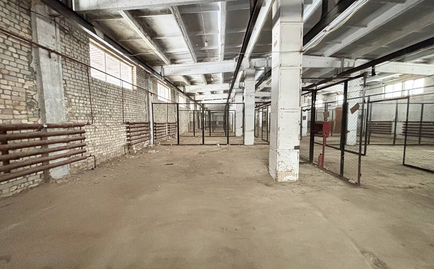 Теплый склад с пандусом 1 076 м² в Сургуте фото