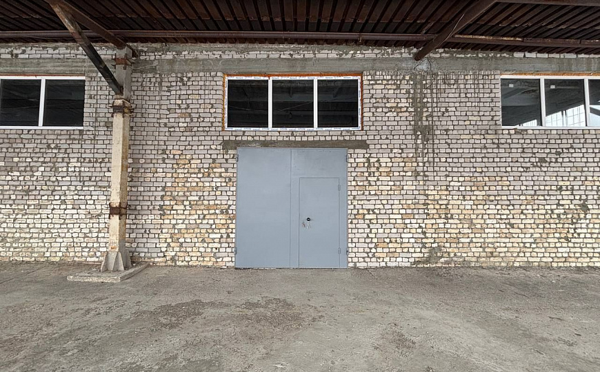 Теплый склад с пандусом 1 076 м² в Сургуте фото