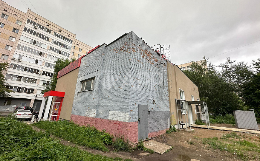 Помещение с арендатором в оживленном месте фото