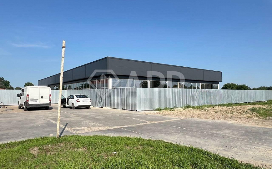 Сдаю торговое помещение, 820 м² фото