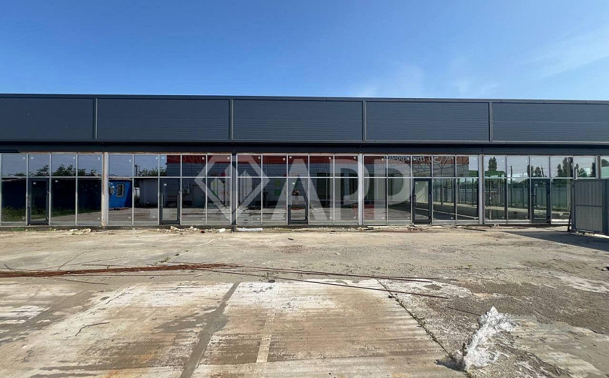 Сдаю торговое помещение, 820 м² фото