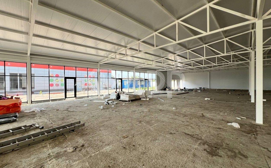 Сдаю торговое помещение, 820 м² фото