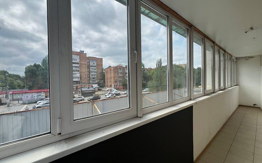 Двухэтажное помещение свободного назначения 490 м² на первой линии фото
