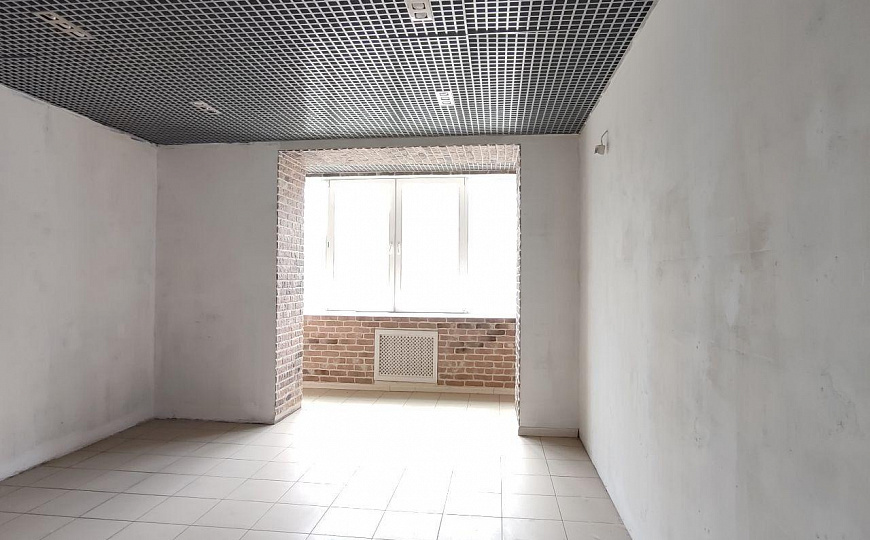 Двухэтажное помещение свободного назначения 490 м² на первой линии фото