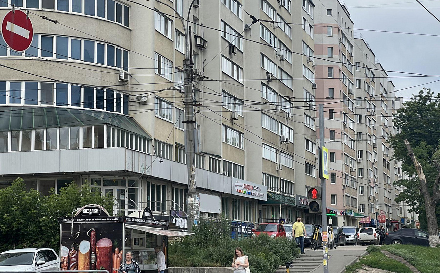 Двухэтажное помещение свободного назначения 490 м² на первой линии фото