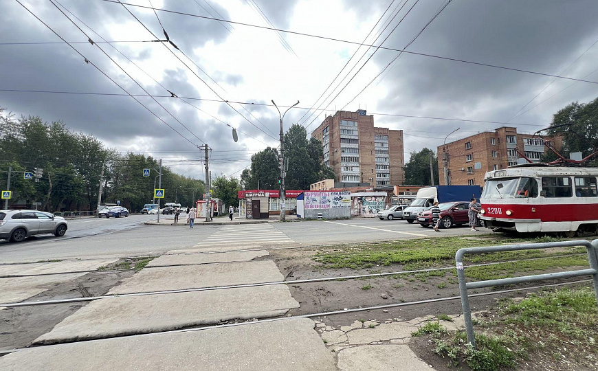 Двухэтажное помещение свободного назначения 490 м² на первой линии фото