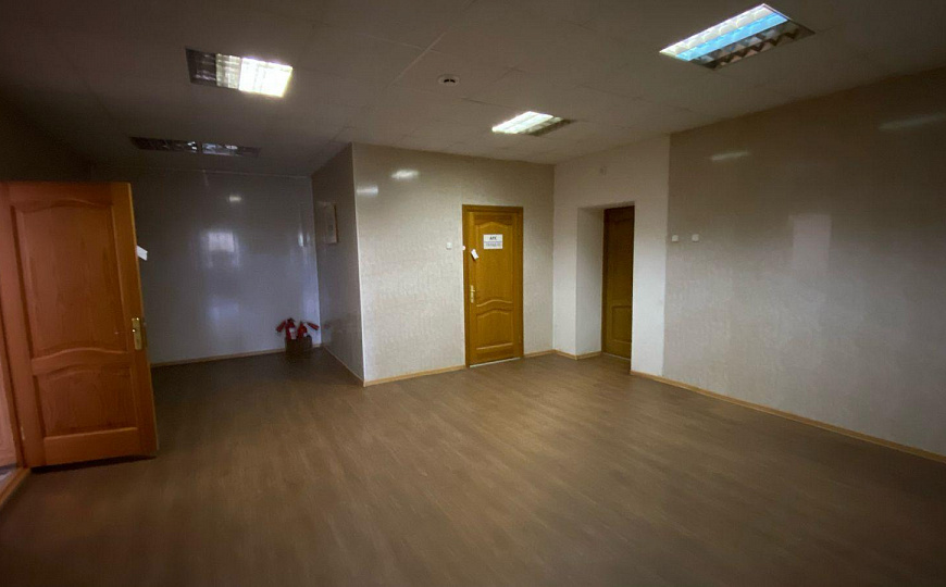 Продам ЗУ 9 Га с пром. строениями, 31 000 м² фото