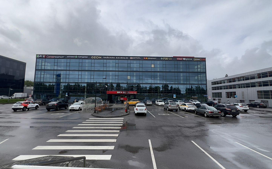 Сдам торговый центр, 3 900 м² фото