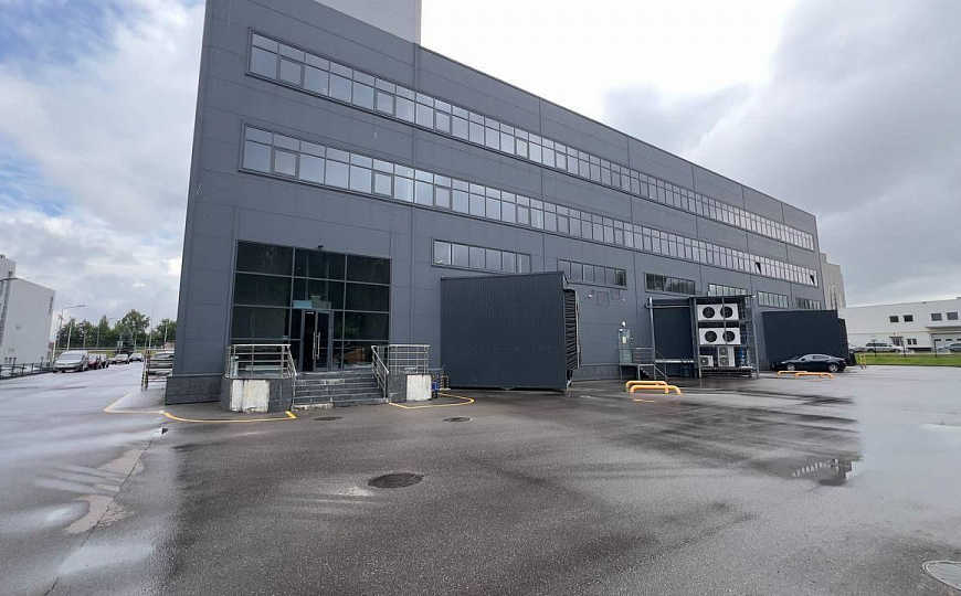 Сдам торговый центр, 3 900 м² фото