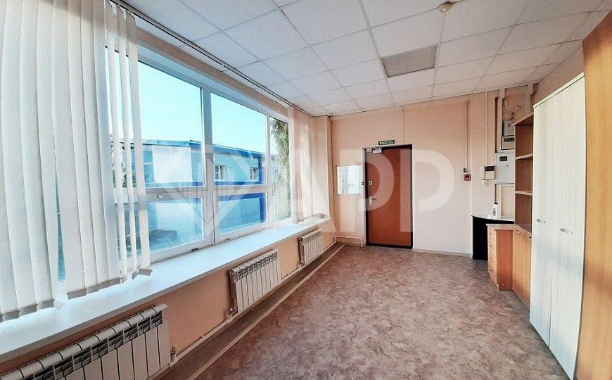 Продаю помещения 177 м² на ул. Адоратского 12б фото