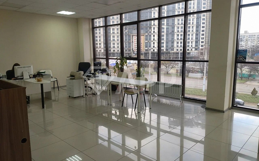 Сдам офисное помещение, 400 м² фото