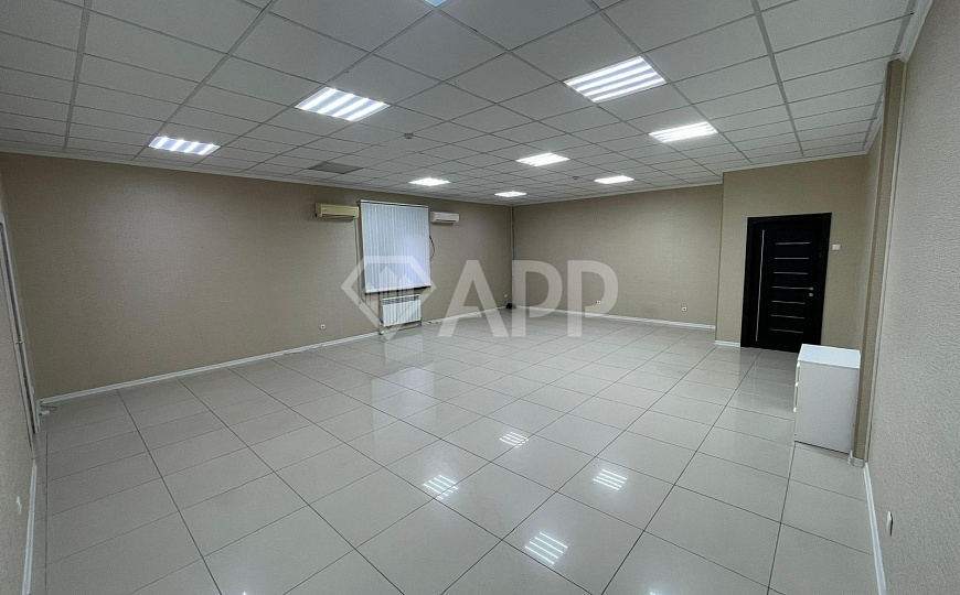 Сдам офисное помещение, 400 м² фото