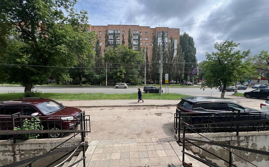 Помещение свободного назначения 150 м2 на первой линии проспекта Кирова фото